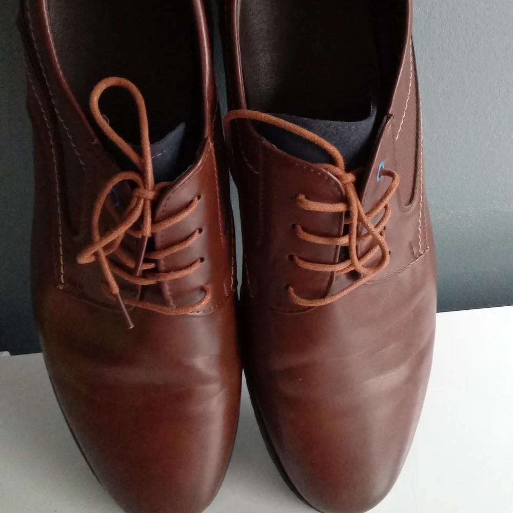 Mens Brown Leather Plain Toe Derby Dress Shoes with Sporty Outsole‎ Navy Trim